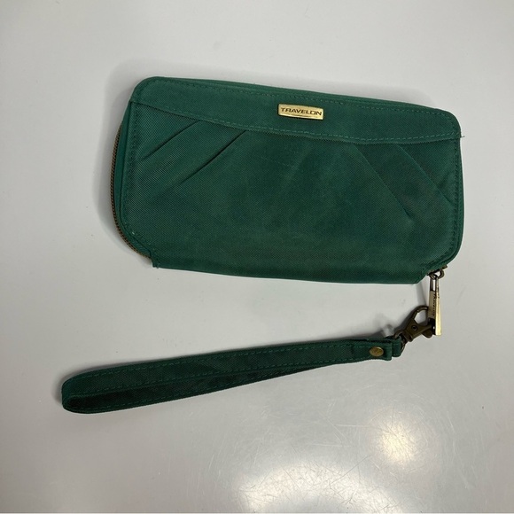 Travelon green clutch wallet - Picture 1 of 6